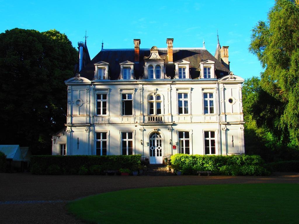 Chateau De Vallagon Tours Exterior photo